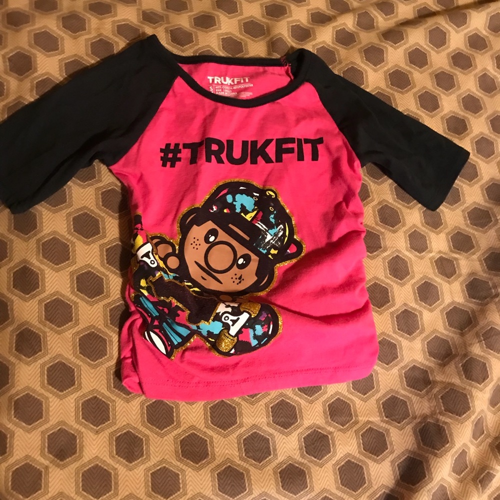 Matching Set with Jeans and 3/4 Length Shirt.